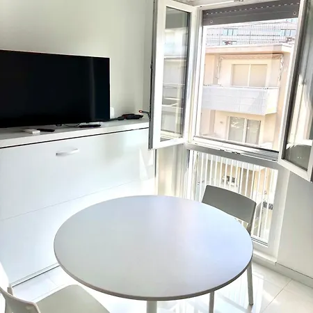 Διαμέρισμα Fabfour White - Via Tolmezzo 32 - With Parking *