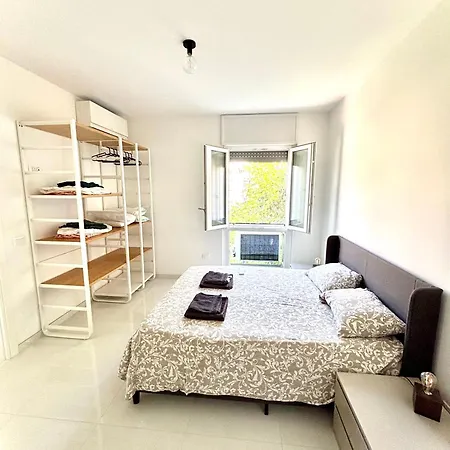 Fabfour White - Via Tolmezzo 32 - With Parking Διαμέρισμα